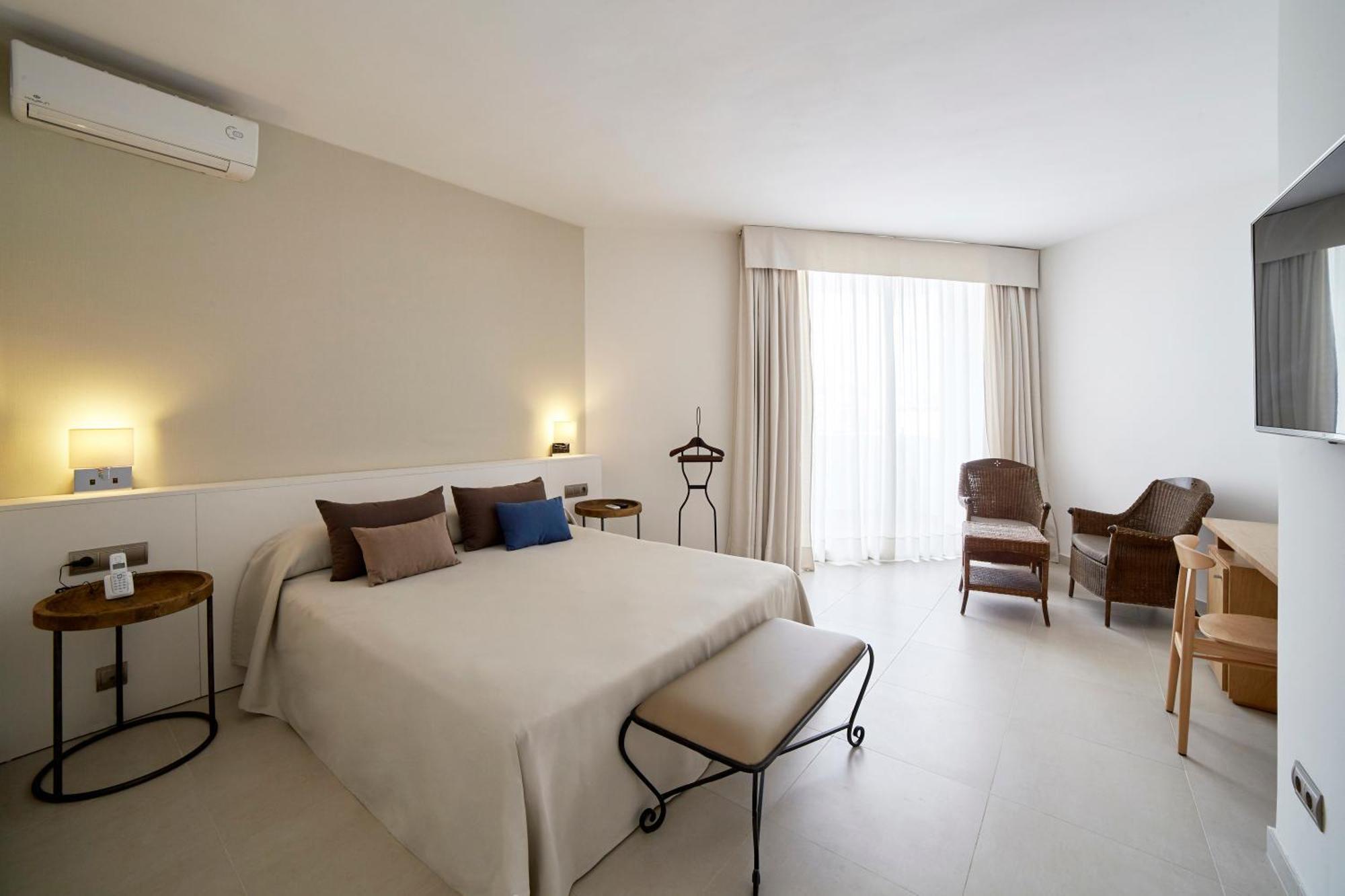 Hotel Tres Torres ซานตาเอวเลเรียเดสริว ห้อง รูปภาพ