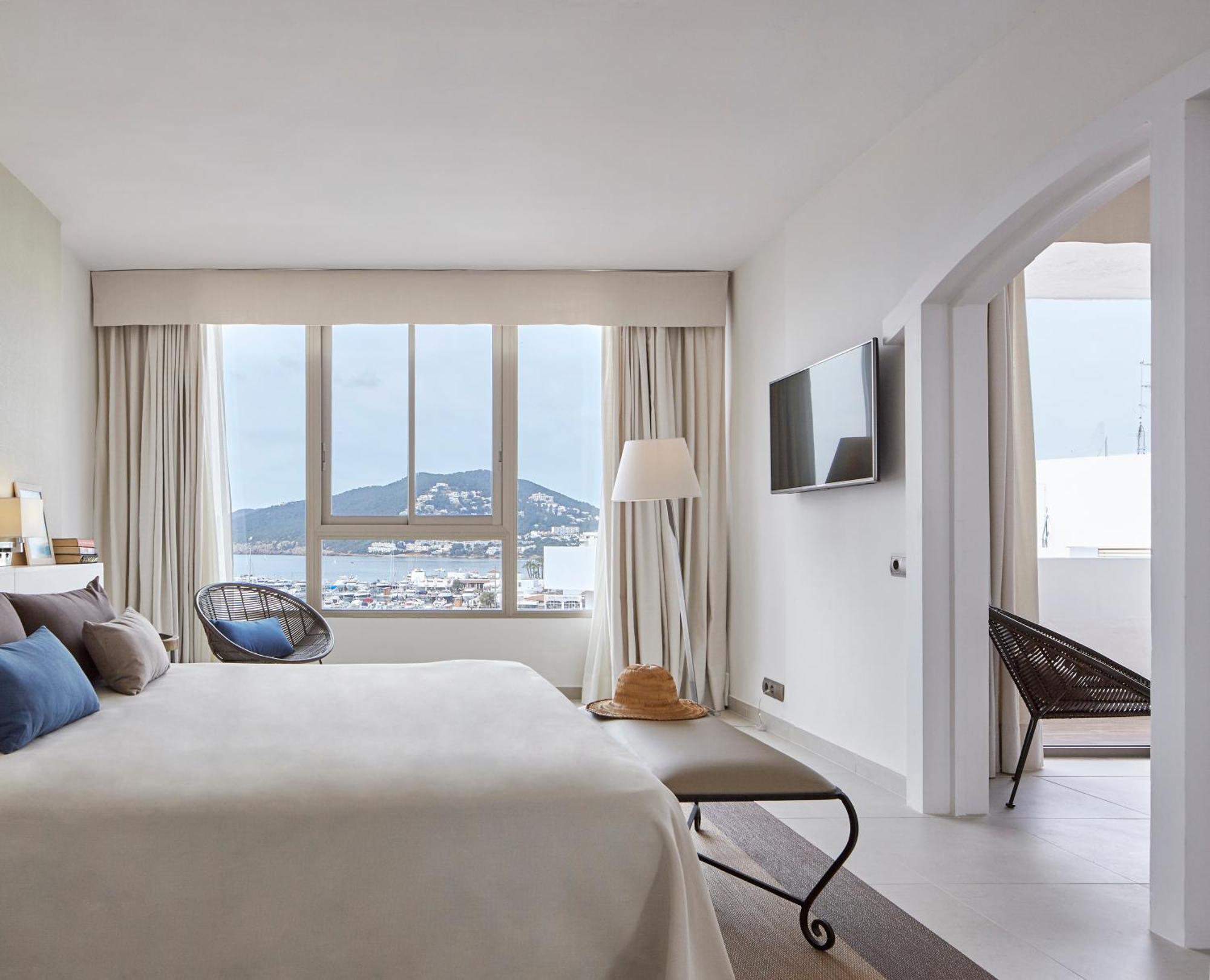 Hotel Tres Torres ซานตาเอวเลเรียเดสริว ห้อง รูปภาพ